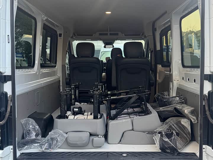 Фото 7 - Ford Transit T8