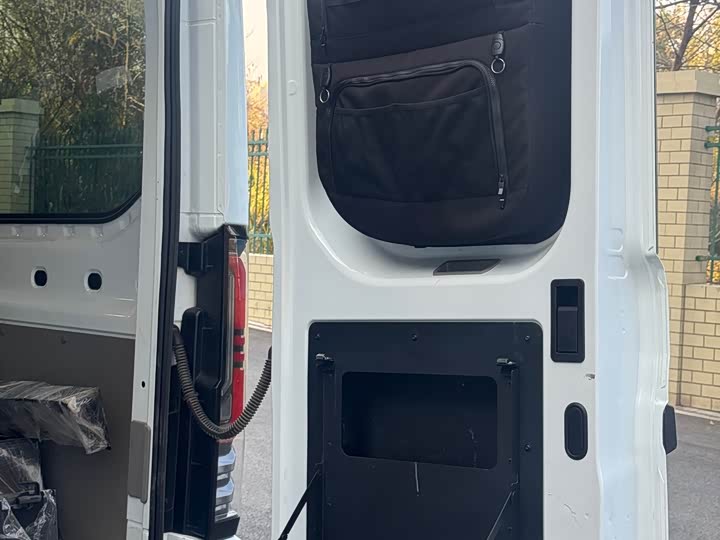 Фото 8 - Ford Transit T8