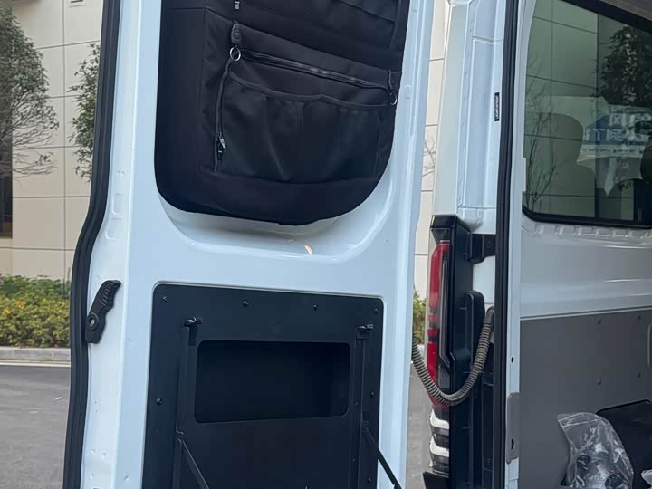 Фото 9 - Ford Transit T8