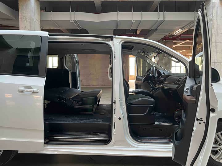 Фото 9 - Maxus G10