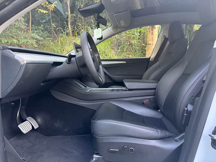 Фото 4 - Tesla Model Y