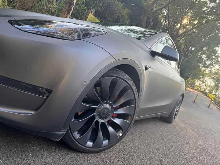 Фото 9 - Tesla Model Y