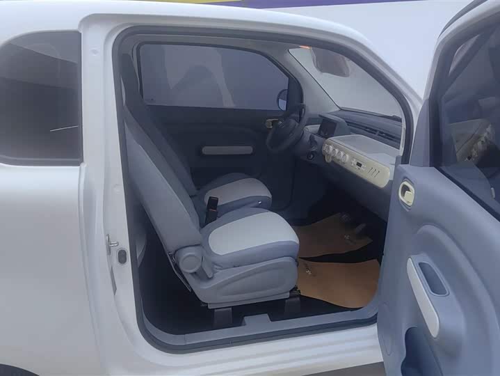 Фото 8 - Bestune Pony