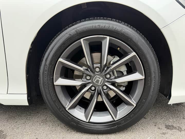 Фото 4 - Honda Inspire