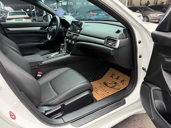 Фото 5 - Honda Inspire