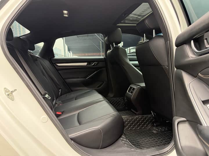 Фото 6 - Honda Inspire