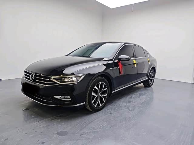 Фото 1 - Volkswagen Magotan