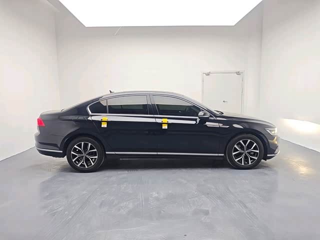 Фото 2 - Volkswagen Magotan