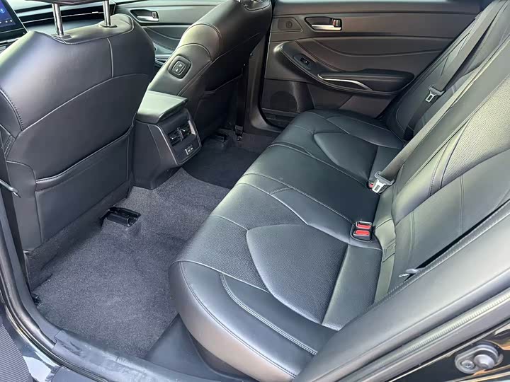 Фото 7 - Toyota Avalon