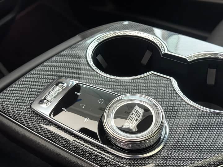 Фото 6 - Cadillac Optiq