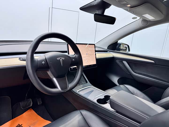 Фото 8 - Tesla Model Y