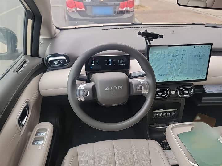 Фото 3 - GAC Aion UT