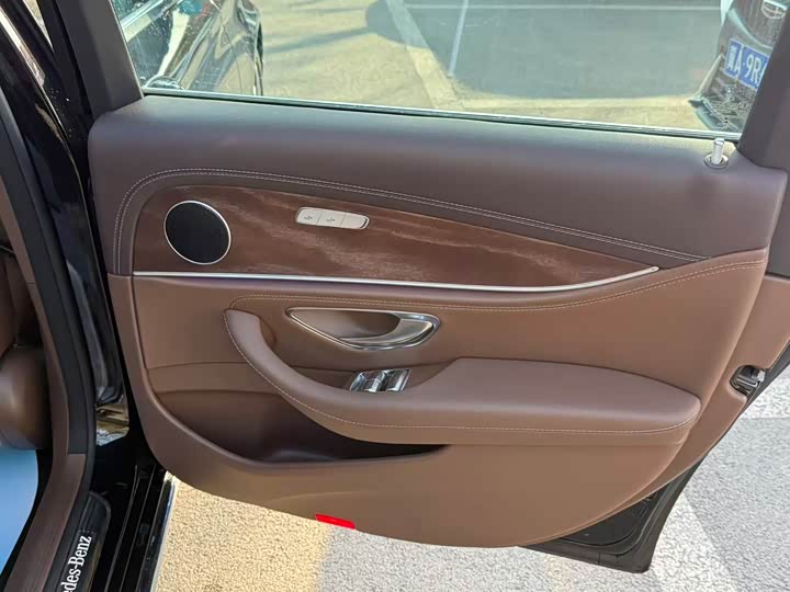 Фото 9 - Mercedes-Benz E-Class Hybrid