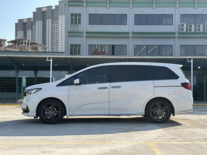 Фото 6 - Honda Odyssey