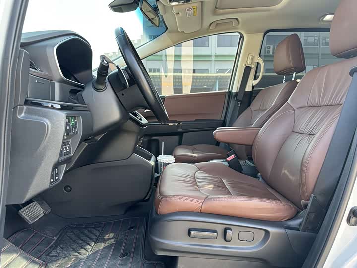 Фото 8 - Honda Odyssey