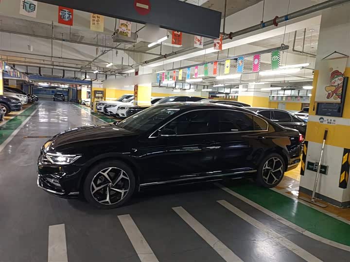 Фото 5 - Volkswagen Magotan