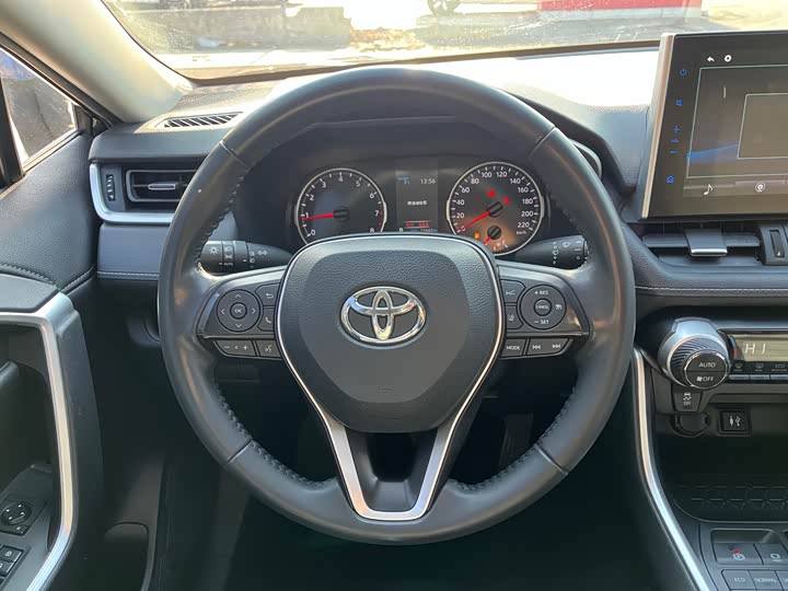 Фото 5 - Toyota Wildlander