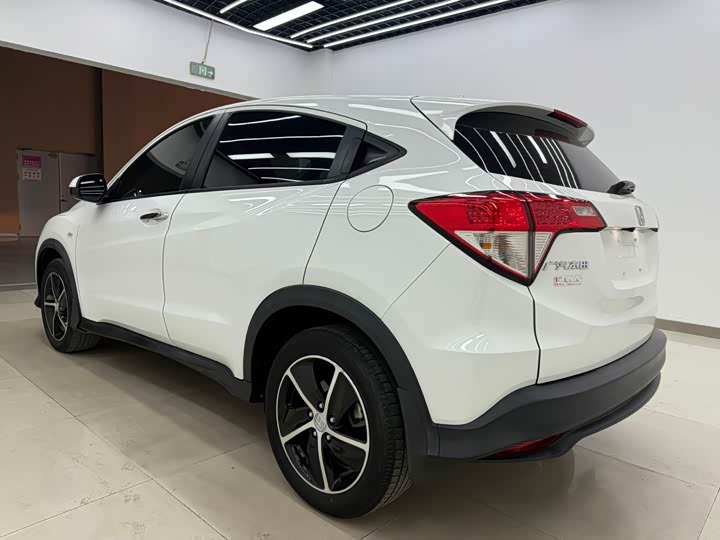 Фото 3 - Honda Vezel