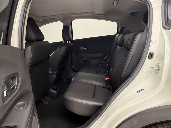 Фото 7 - Honda Vezel