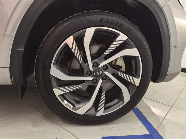 Фото 6 - Geely Monjaro