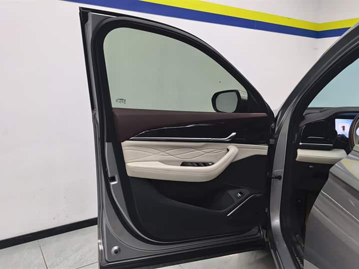 Фото 7 - Geely Monjaro