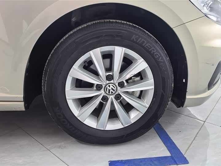 Фото 6 - Volkswagen Lavida