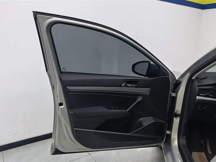 Фото 7 - Volkswagen Lavida