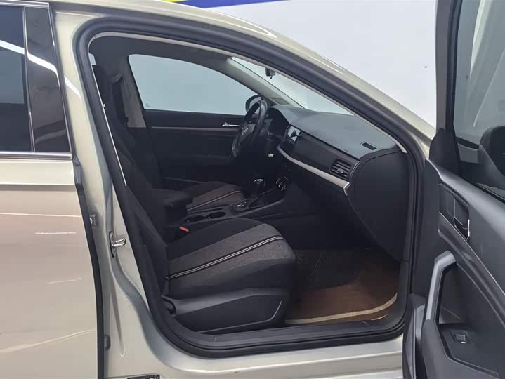 Фото 8 - Volkswagen Lavida