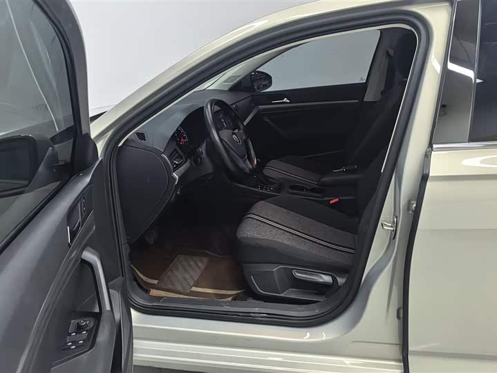 Фото 9 - Volkswagen Lavida