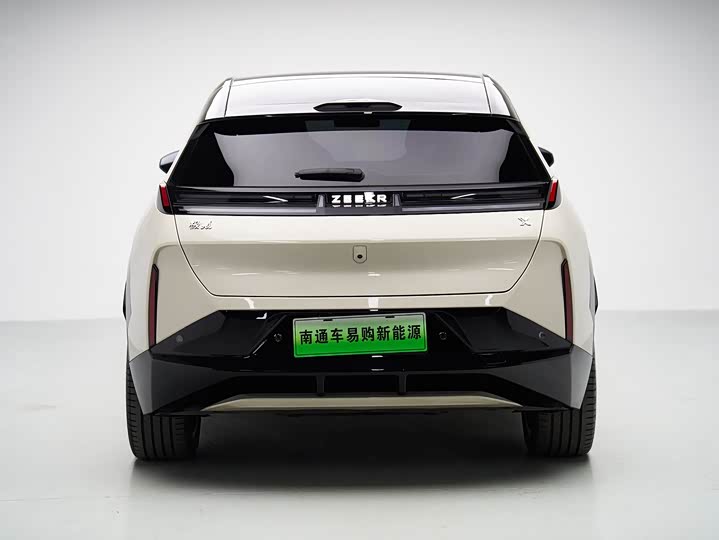 Фото 5 - Zeekr X