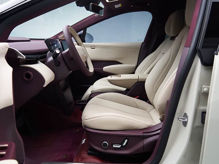 Фото 8 - Zeekr X