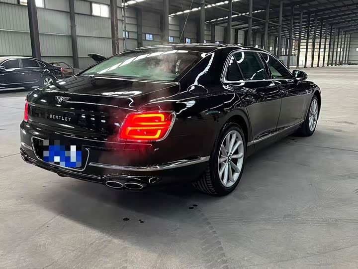 Фото 4 - Bentley Flying Spur