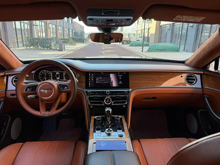 Фото 9 - Bentley Flying Spur