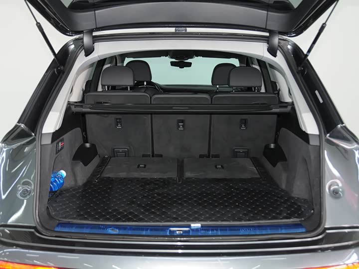 Фото 7 - Audi Q7