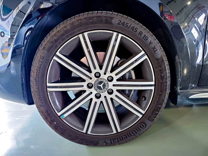 Фото 7 - Mercedes-Benz V-Class