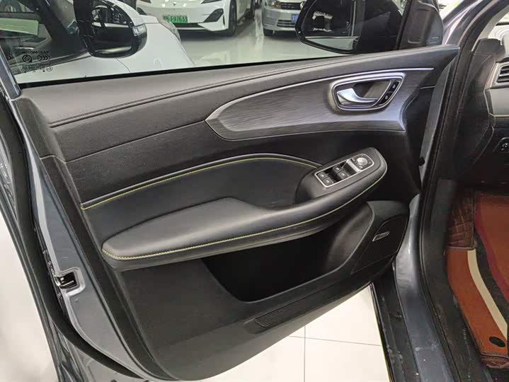 Фото 7 - Roewe RX5