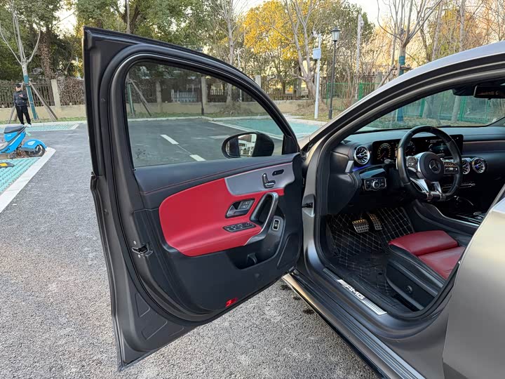 Фото 7 - Mercedes-Benz A-Class AMG