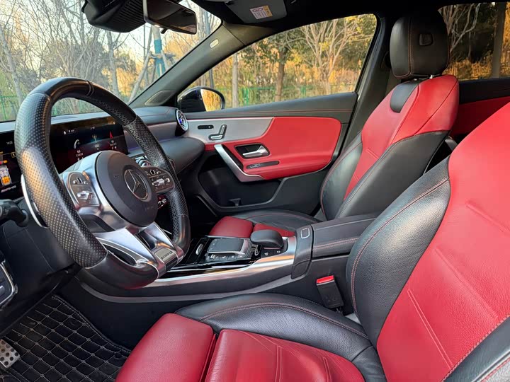 Фото 8 - Mercedes-Benz A-Class AMG