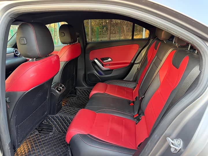 Фото 9 - Mercedes-Benz A-Class AMG