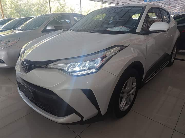 Фото 1 - Toyota C-HR