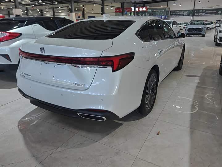 Фото 2 - Buick LaCrosse