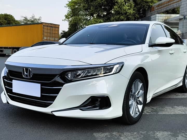 Фото 1 - Honda Accord