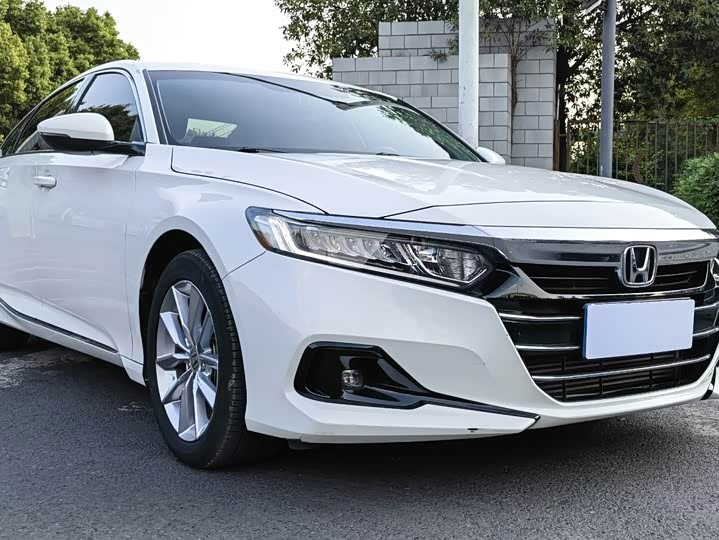 Фото 3 - Honda Accord