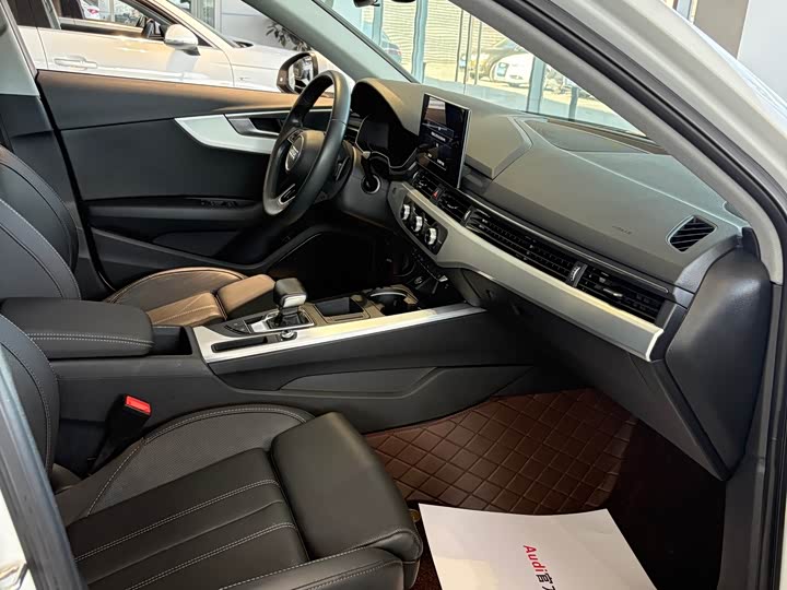 Фото 9 - Audi A4L