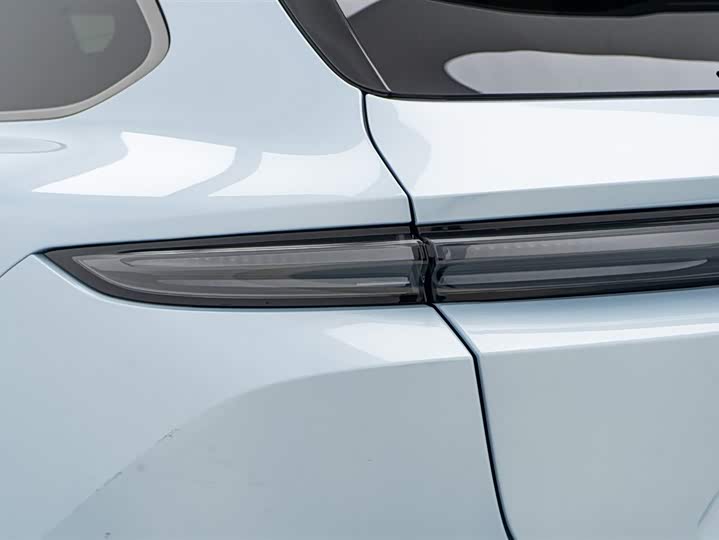 Фото 9 - Nio ET5T