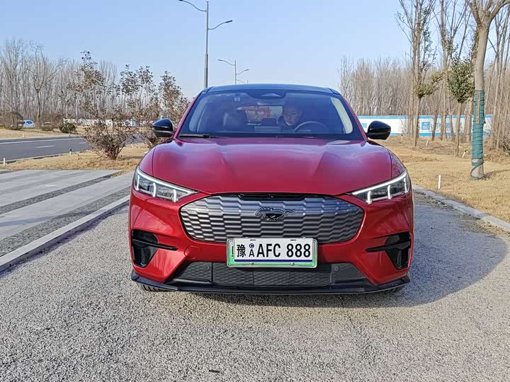 Фото 2 - Ford Mustang Mach-E