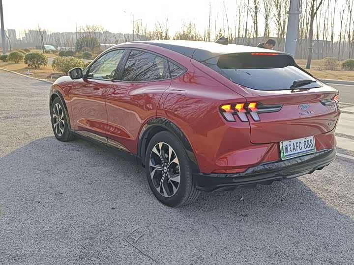 Фото 7 - Ford Mustang Mach-E