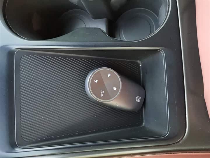 Фото 9 - Nio EC6