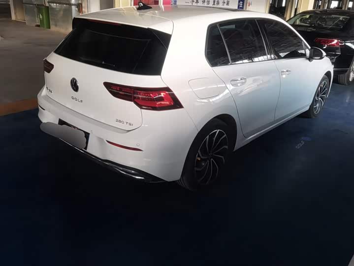 Фото 3 - Volkswagen Golf