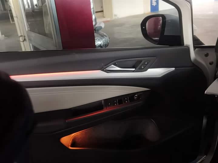 Фото 7 - Volkswagen Golf